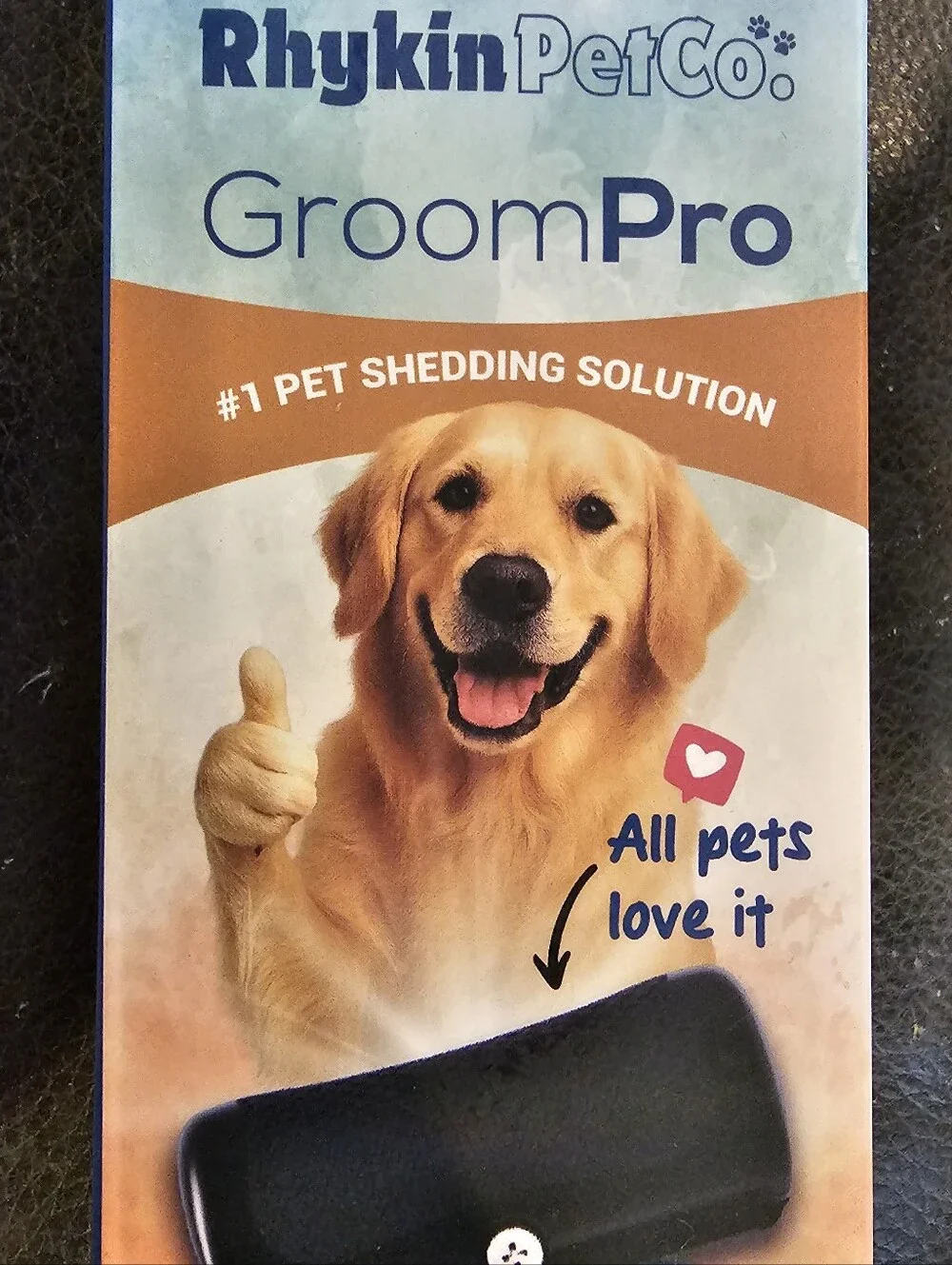 GroomPro pet deshedding tool designed to remove Loose Undercoat Fur. NEW In Box
